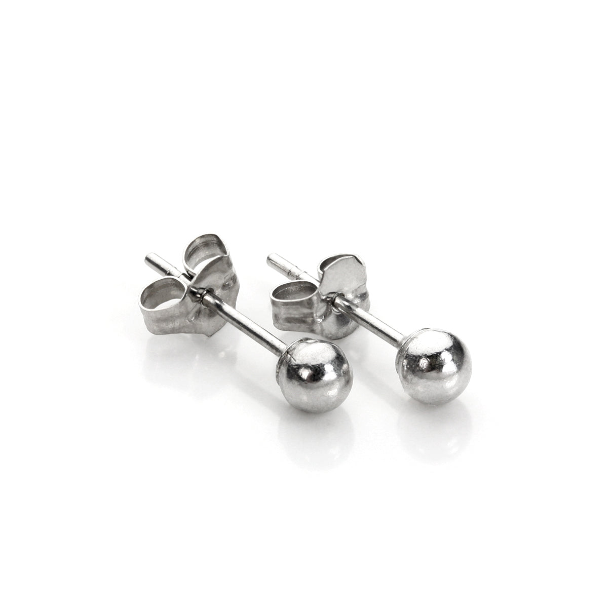 9ct White Gold 3mm - 7mm Stud Earrings