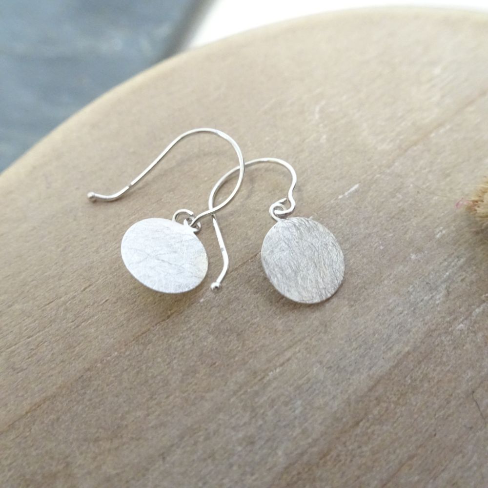 9ct White Gold Brushed Circle Fish Hook Earrings